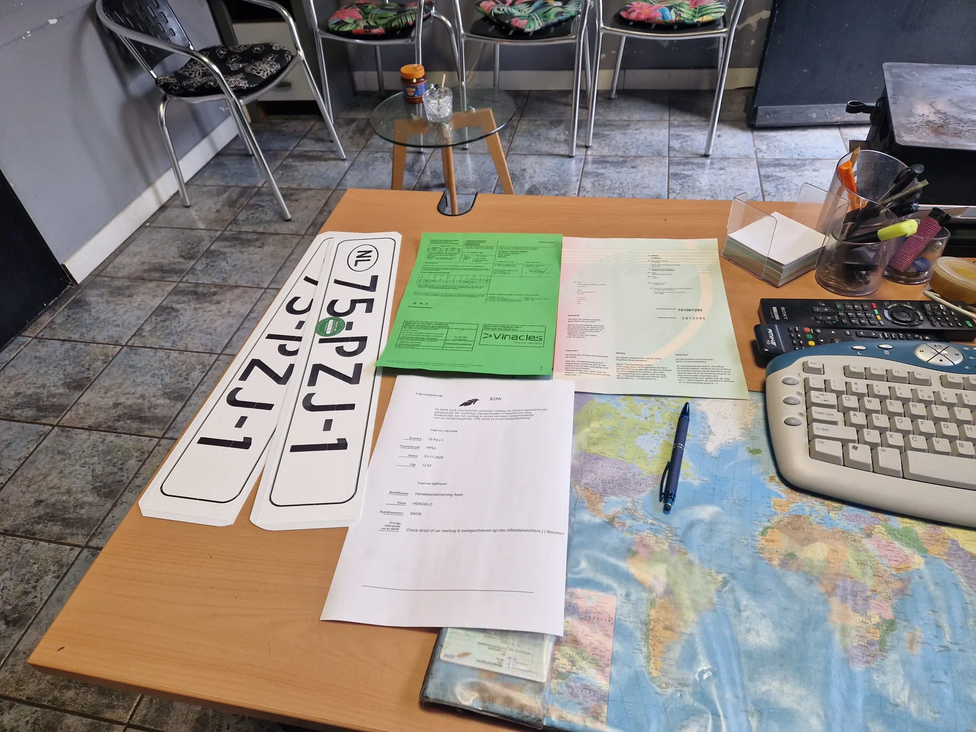 exportkentekenplaat met exportverzekering en RDW exportdocumenten in Hengelo